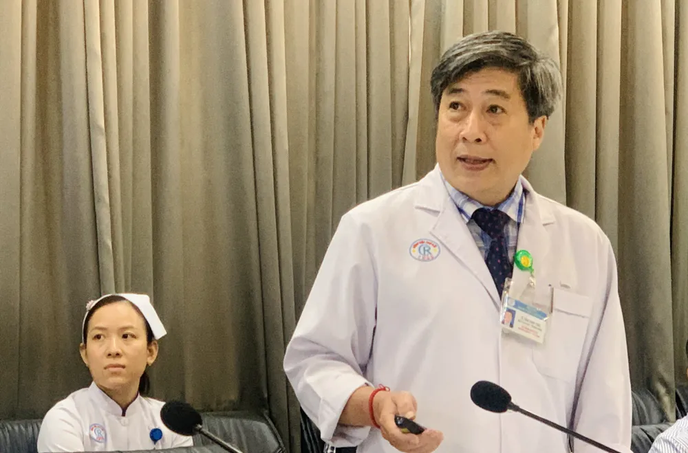 TS-BS Trần Thanh Tùng, Trưởng khoa Huyết học, chia sẻ về ca bệnh ung thư hạch. Ảnh: THẢO PHƯƠNG ung-thu-hach1.jpg