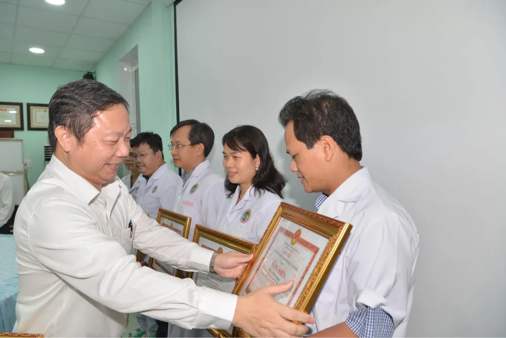 nối sống cánh tay đứt lìa - 1