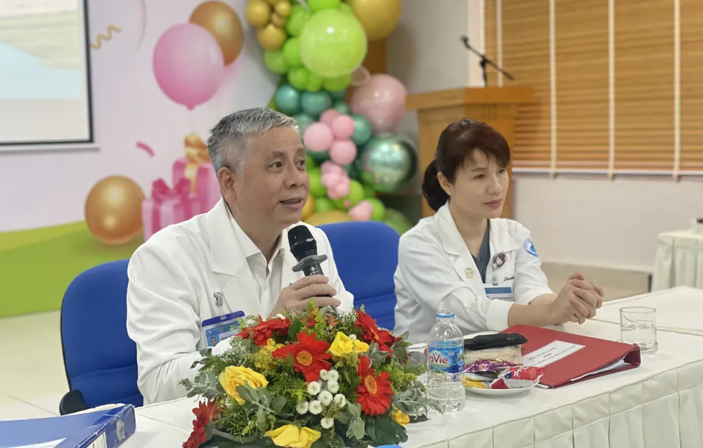 BS chuyên khoa 2 Trần Ngọc Hải, Giám đốc BV Từ Dũ, chia sẻ về ca phẫu thuật. Ảnh: THẢO PHƯƠNG thong-van-tim3.jpg