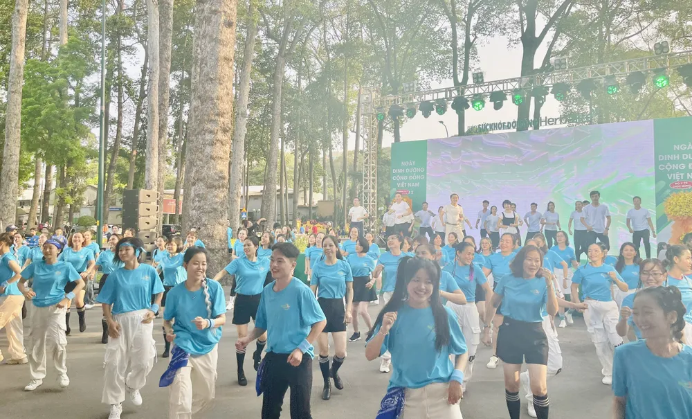 Chương trình tổ chức tại TP.HCM với mục tiêu lan tỏa mạnh mẽ tinh thần dinh dưỡng khoa học - vận động hợp lý. Ảnh: THẢO PHƯƠNG ngay-dinh-duong-cong-dong-Viet-Nam4.jpg