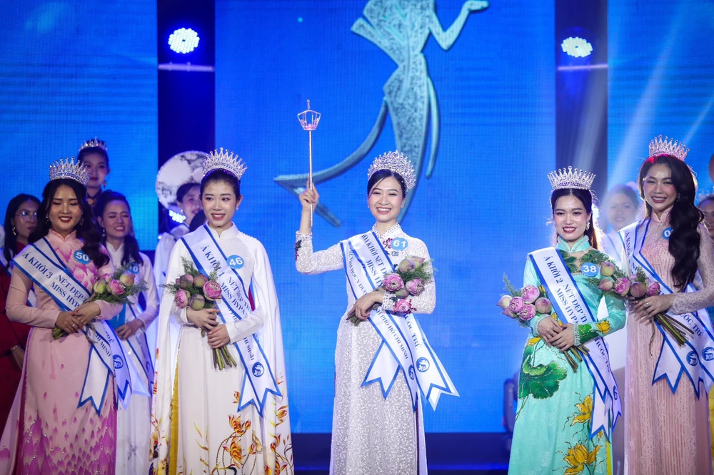 Cuộc thi đã chọn ra một Hoa khôi và bốn Á khôi của ngành y tế TP.HCM. Ảnh: NT net-dep-thay-thuoc-tre1.jpg
