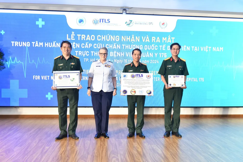 Trao chứng nhận và ra mắt Trung tâm Huấn luyện cấp cứu chấn thương quốc tế (ITLS) đầu tiên tại Việt Nam. Ảnh: BVCC cấp cứu chấn thương - 1