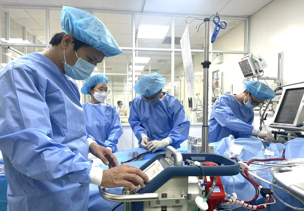 Sự cố y khoa liên quan đến dịch vụ làm đẹp ngày càng gia tăng. (Ảnh minh họa do Bệnh viện Da liễu TP.HCM cung cấp) tai biến thẩm mỹ - 2