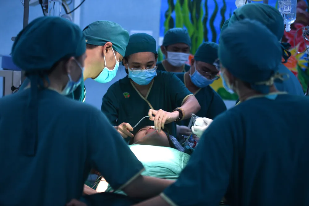 Sau hiến một phần lá gan cho con, hiện sức khỏe người mẹ ổn định. Ảnh: BVCC ca-ghep-gan1.jpeg