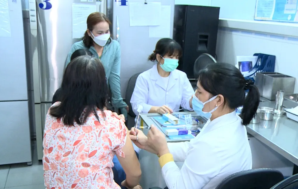 Cần gặp bác sĩ để được tư vấn từng trường hợp cụ thể trong tiêm vaccine phòng ngừa bệnh. Ảnh: V.E bệnh bạch hầu - 1