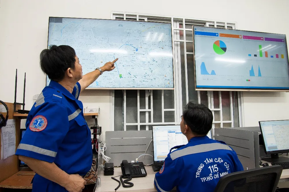 Điều phối viên điều xe cấp cứu gần nhất đến hiện trường. Ảnh: TTCC 115 ngung-tim-ngung-tho1.jpeg