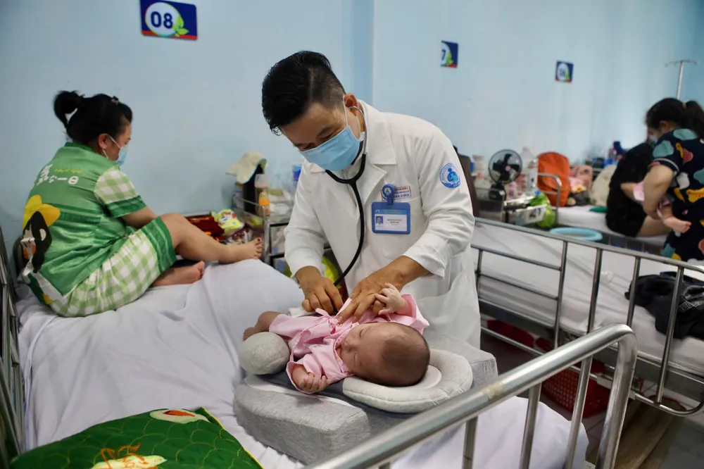 Tăng cường tiêm vaccine sởi cho bệnh nhi xuất viện. Ảnh: NGUYỆT NHI tiem-vaccine-soi-4.jpg