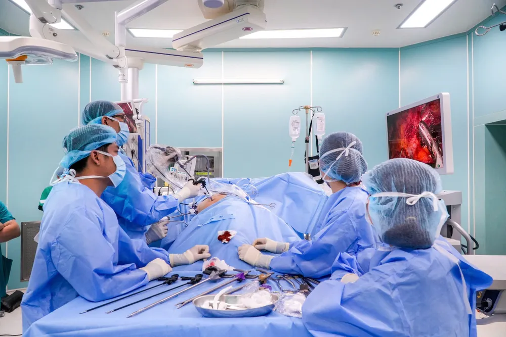 Đến nay, Bệnh viện Quân y 175 đã thực hiện thành công 22 ca ghép thận. Ảnh: BVCC kỹ thuật ghép gan - 1