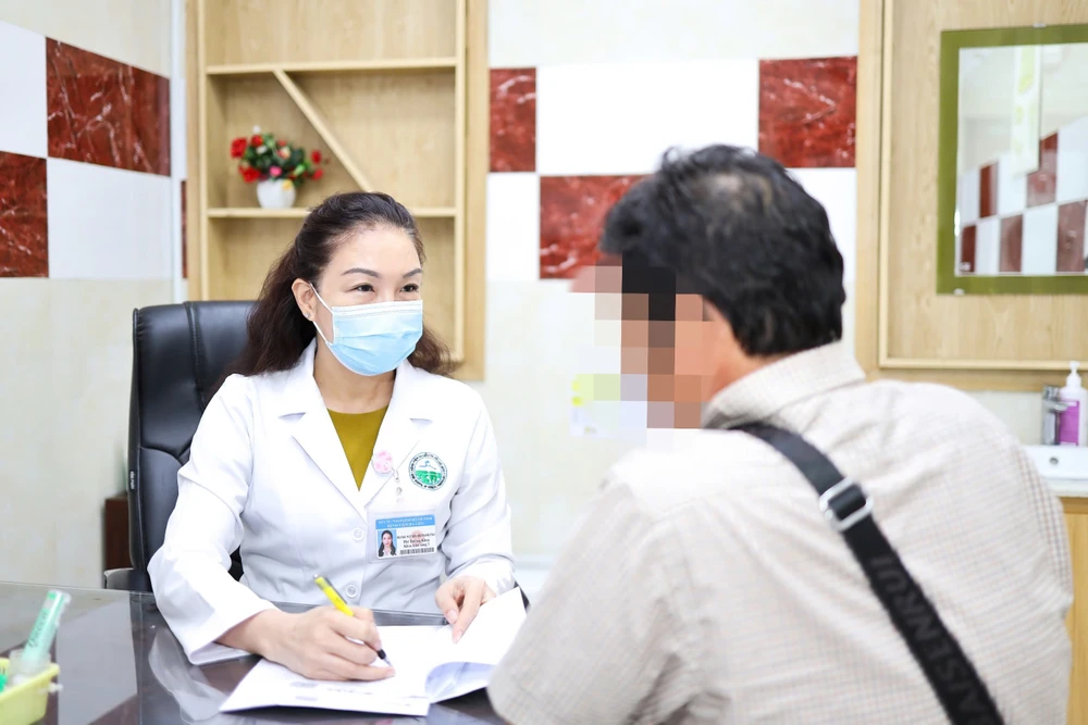 khám bệnh lây qua đường tình dục - 1