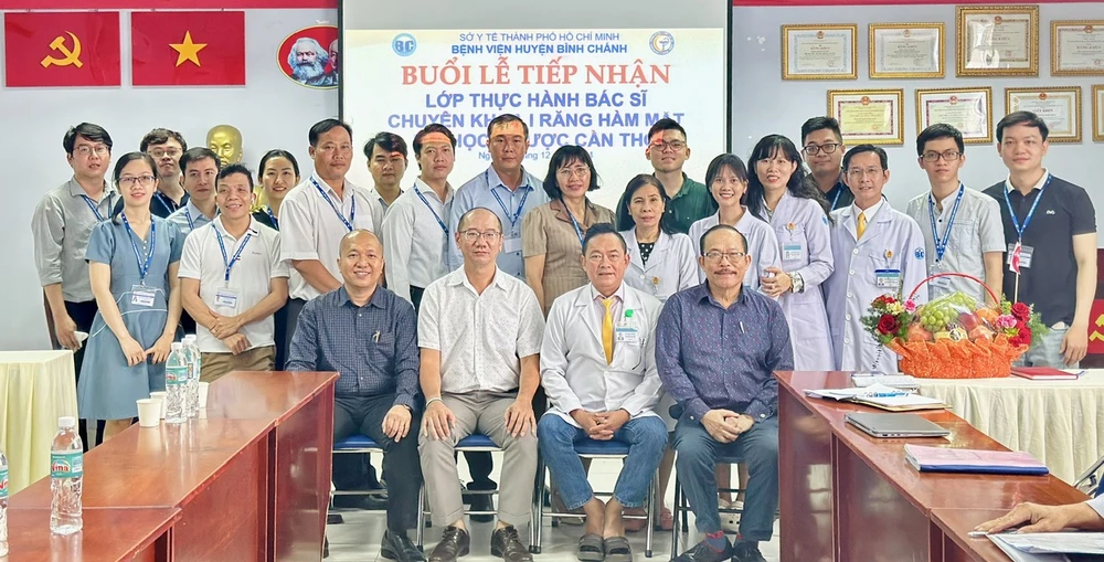 phát triển nhân lực y tế