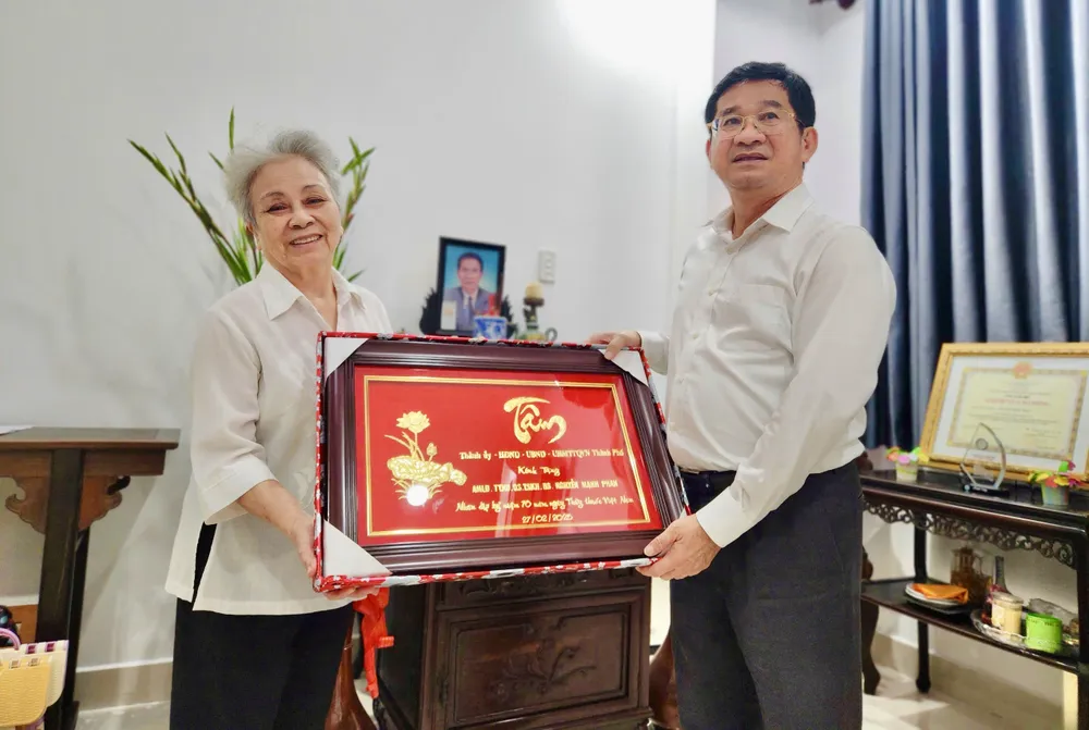 thăm thầy thuốc ngành y tế