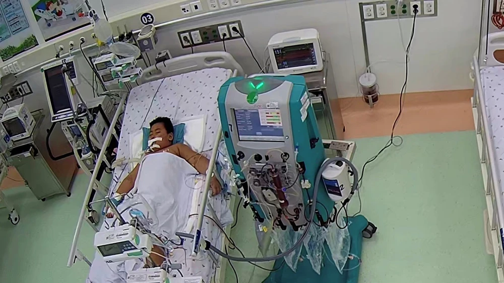 sốt xuất huyết nặng