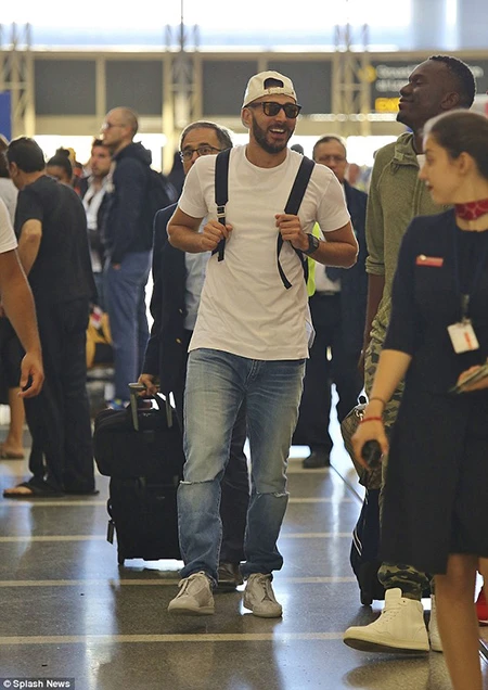 Không được đá Euro vì scandal clip sex, Benzema sang Mỹ du lịch ảnh 3