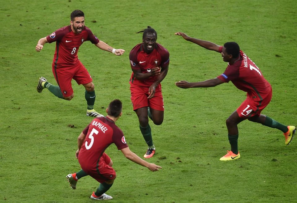 Tiền đạo 28 tuổi vui mừng khi ghi bàn vào đội chủ nhà Pháp