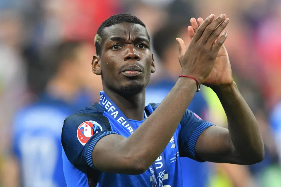 Paul trong màu áo tuyển Pháp