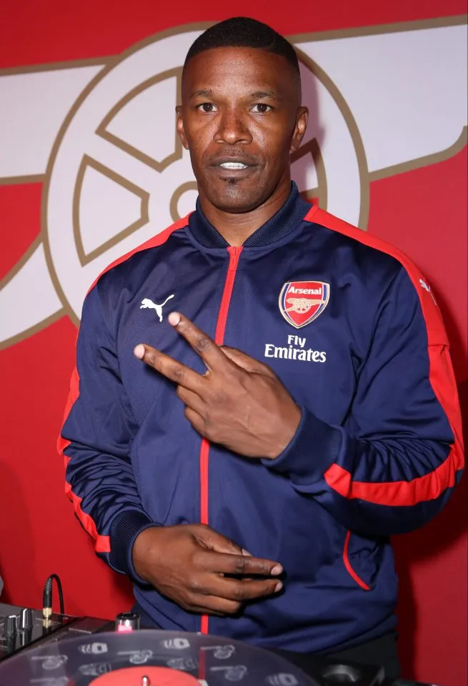 Buổi lễ ra còn có sự hiện diện của ngôi sao Hollywood, Jamie Foxx