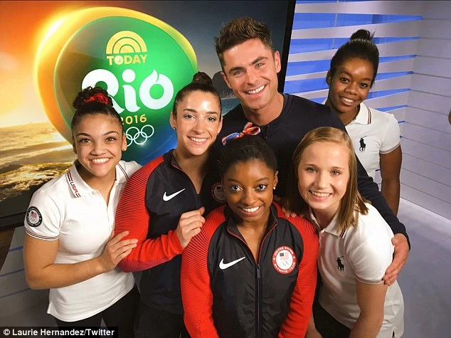 Nhờ đoạt 4 HCV Olympic, Simone Biles đã gặp được ‘soái ca’ trong mộng ​ ảnh 7