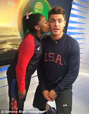 Nhờ đoạt 4 HCV Olympic, Simone Biles đã gặp được ‘soái ca’ trong mộng ​ ảnh 3