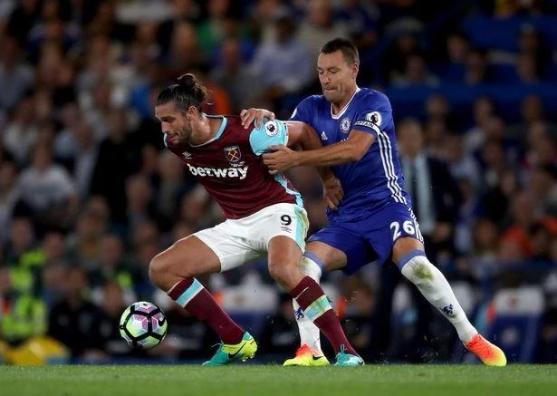 HLV tuyển Anh gây sốc ảnh 2 Terry là một trong những trụ cột ở hàng thủ của Chelsea