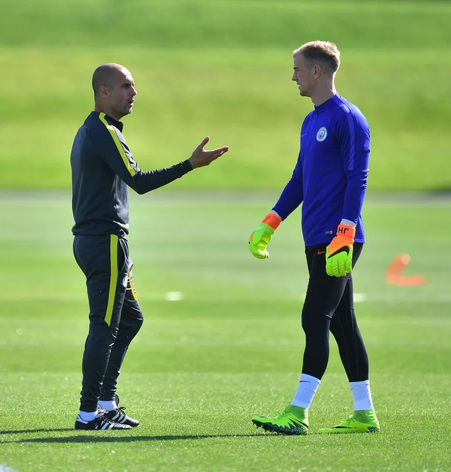 Đã biết được số phận của mình, Joe Hart đã "lời qua tiếng lại" với HLV mới trong một buổi tập gần đây
