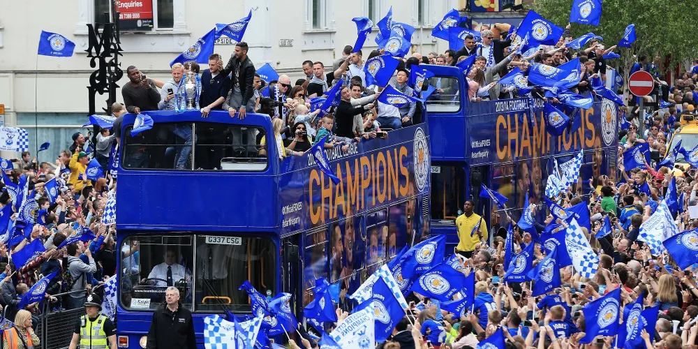 Fan Leicester xếp hàng 14 giờ để mua một vé xem Champions League 