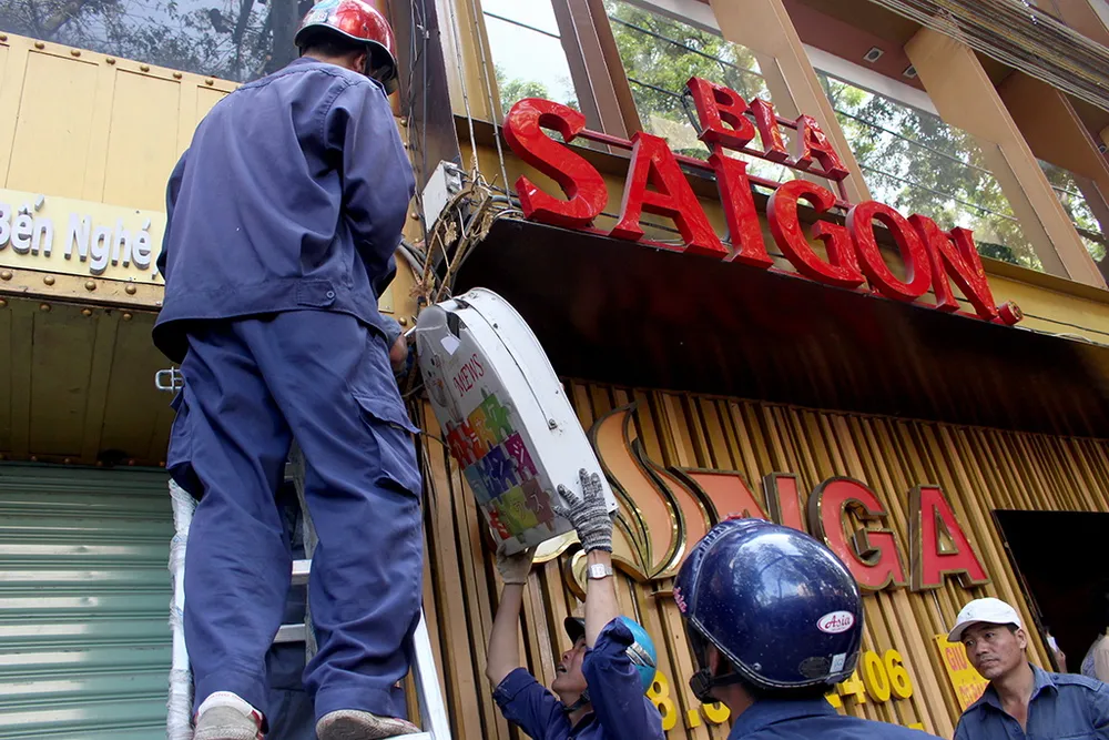 Ông Hải xử lý hàng loạt nhà hàng lấn chiếm vỉa hè ảnh 3