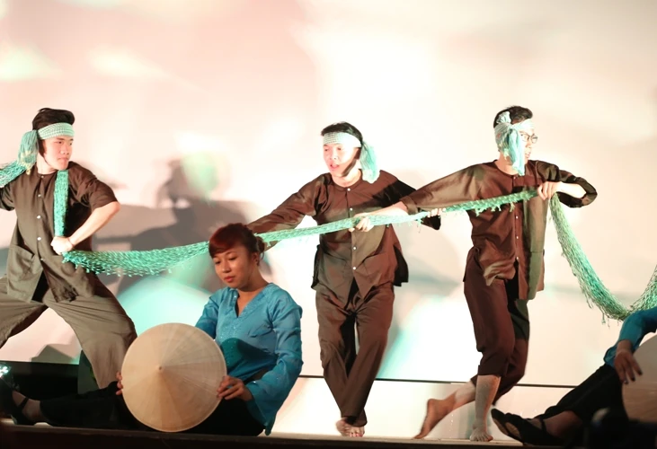 Đoàn Việt Nam mang thông điệp hòa bình lên đoàn tàu Đông Nam Á ảnh 6 Đoàn Việt Nam mang thông điệp hòa bình lên đoàn tàu Đông Nam Á ảnh 6