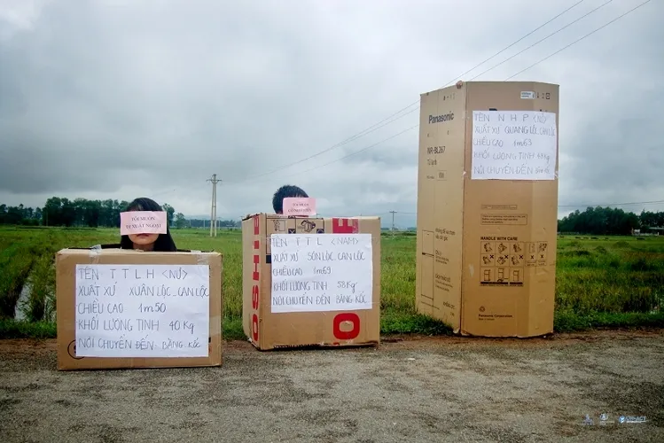 Ngồi vào thùng giấy, kể lại hành trình xuất ngoại sang Thái Lan ảnh 1 Ngồi vào thùng giấy, kể lại hành trình xuất ngoại sang Thái Lan ảnh 1