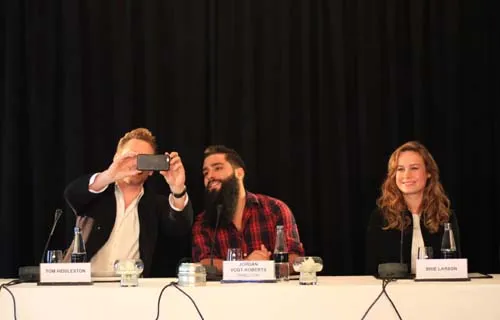 Sao phim Kong: Skull Island chụp ảnh tự sướng, giao lưu ở Hà Nội ảnh 1 Sao phim Kong: Skull Island chụp ảnh tự sướng, giao lưu ở Hà Nội ảnh 1