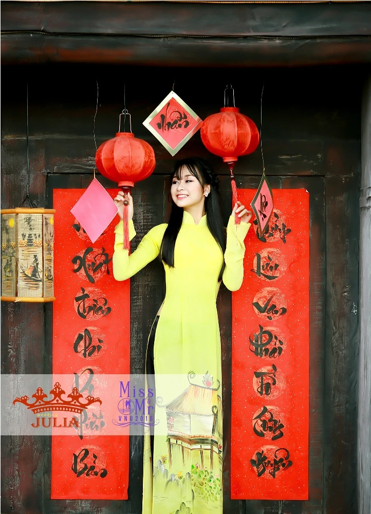 Hoa hậu Mỹ Linh,nghệ sĩ Xuân Bắc chấm thi SV thanh lịch ảnh 1