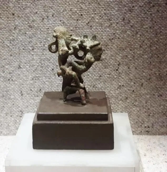 Trưng bày công khai Bảo vật quốc gia bằng vàng ảnh 2 Trưng bày công khai Bảo vật quốc gia bằng vàng ảnh 2