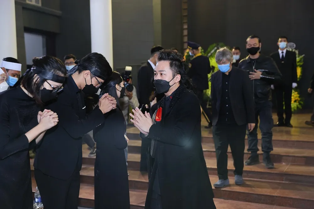 Âm nhạc Phú Quang vang lên trong lễ đưa tiễn nhạc sĩ tài hoa về với đất ảnh 4