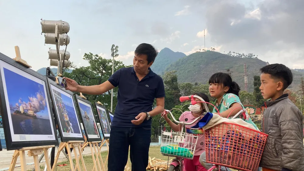 Sự kiện cũng nhằm tạo cơ hội cho các em thiếu nhi có cơ hội được giao lưu, hiểu hơn về quê hương, đất nước Việt Nam. Ảnh: VT