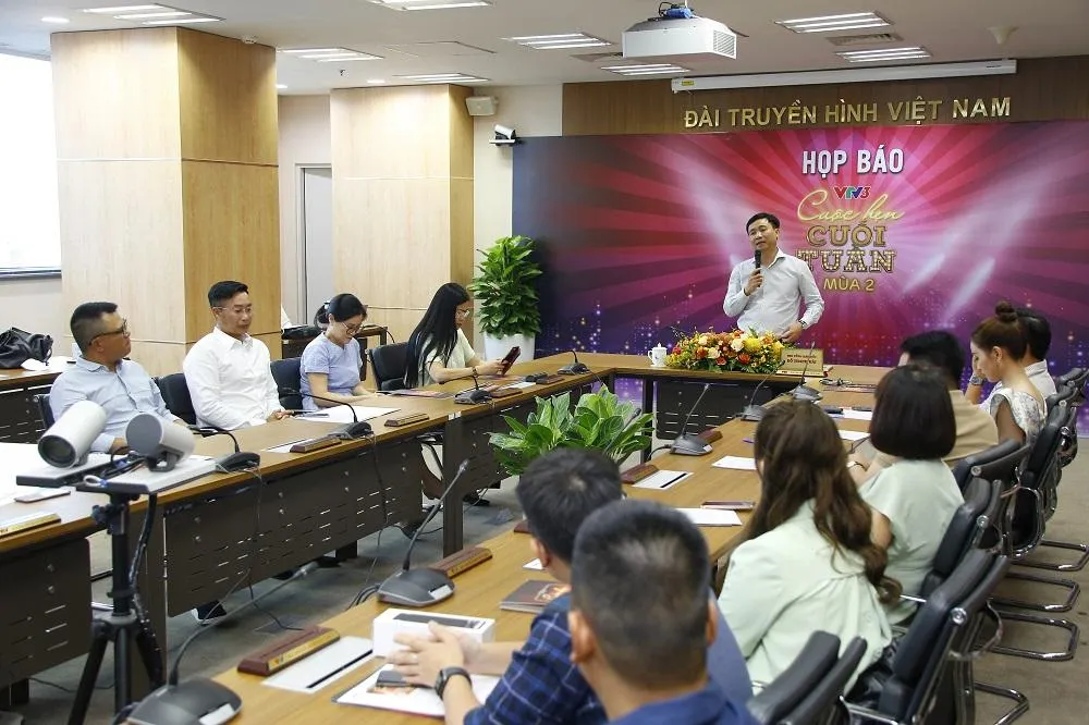 Ông Đỗ Thanh Hải, Phó Tổng giám đốc VTV trả lời câu hỏi của báo chí. Ảnh: VT