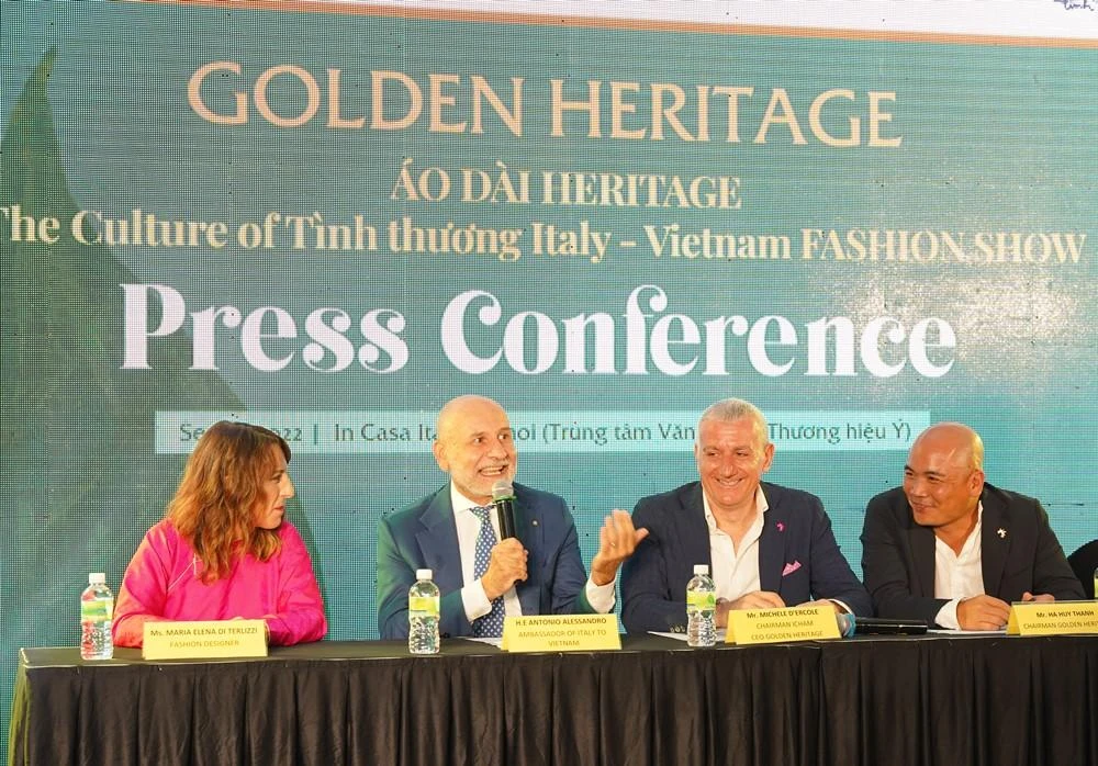 Đại sứ Italy tại Việt Nam, ông H.E. Antonio Alessandro tại buổi họp báo. Ảnh: VT