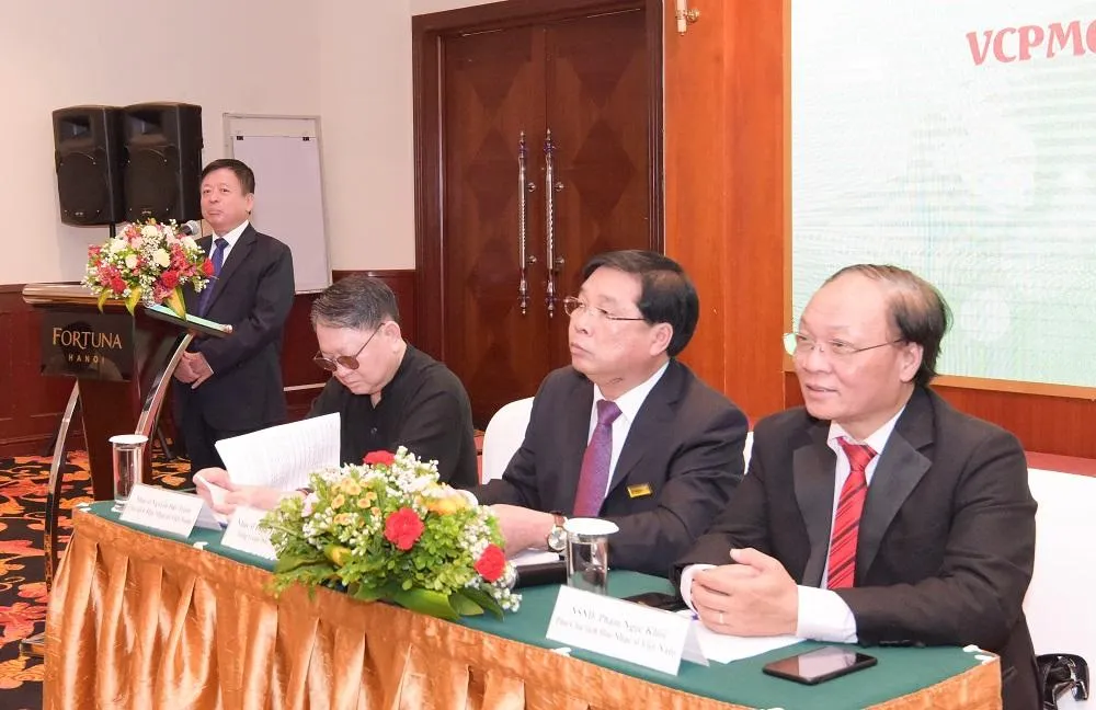 Đại diện Trung tâm Bảo vệ Quyền tác giả Âm nhạc Việt Nam chia sẻ với báo chí. Ảnh: VT Đại diện Trung tâm Bảo vệ Quyền tác giả Âm nhạc Việt Nam chia sẻ với báo chí. Ảnh: VT