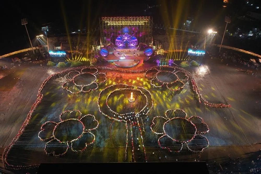 Sân khấu chính với nhiều đại cảnh đẹp mắt