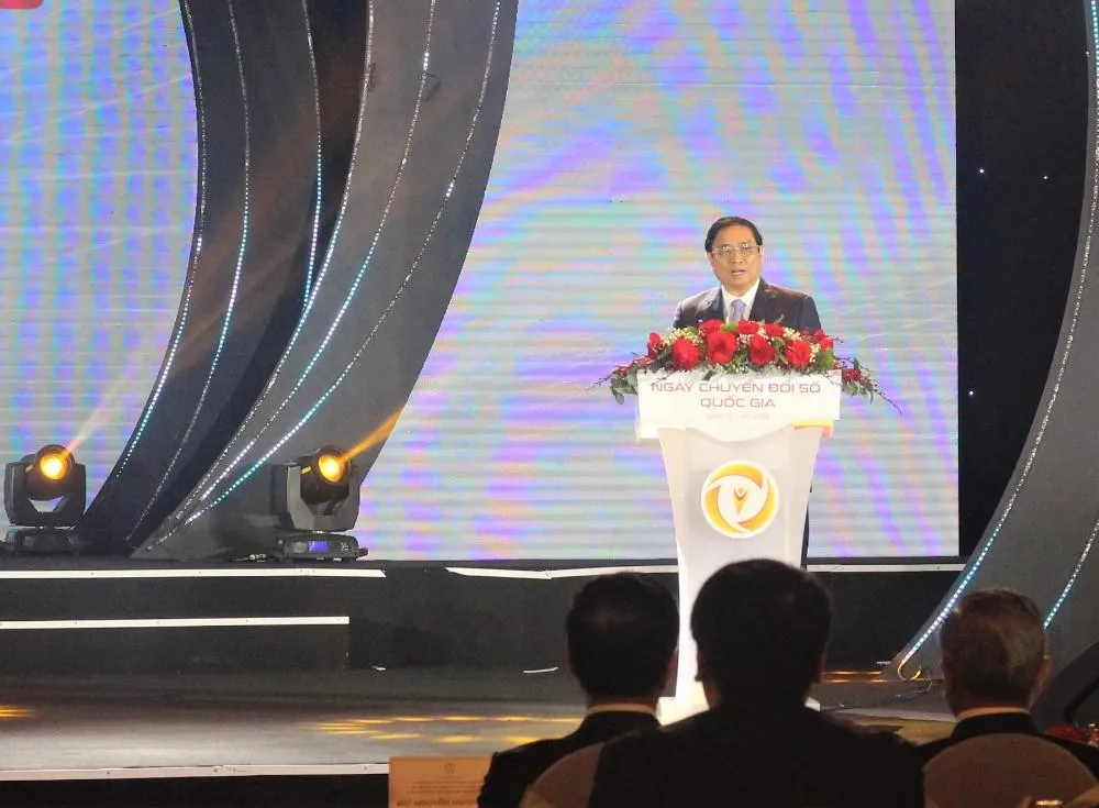 Tại sự kiện, Thủ tướng đã đưa ra Thông điệp của Chính phủ về đẩy mạnh chuyển đổi số quốc gia trong thời gian tới. Ảnh: VT Tại sự kiện, Thủ tướng đã đưa ra Thông điệp của Chính phủ về đẩy mạnh chuyển đổi số quốc gia trong thời gian tới. Ảnh: VT