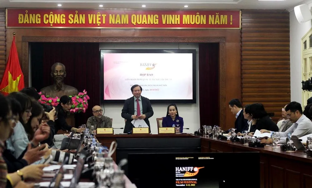 Thứ trưởng Bộ VH-TT&DL Tạ Quang Đông tại buổi họp báo. Ảnh: VT Thứ trưởng Bộ VH-TT&DL Tạ Quang Đông tại buổi họp báo. Ảnh: VT