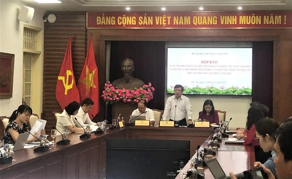 Thứ trưởng Bộ VH-TT&amp;DL Đoàn Văn Việt chủ trì buổi họp báo về tuần Đại đoàn kết các dân tộc - Di sản văn hóa Việt Nam. Ảnh: VIẾT THỊNH