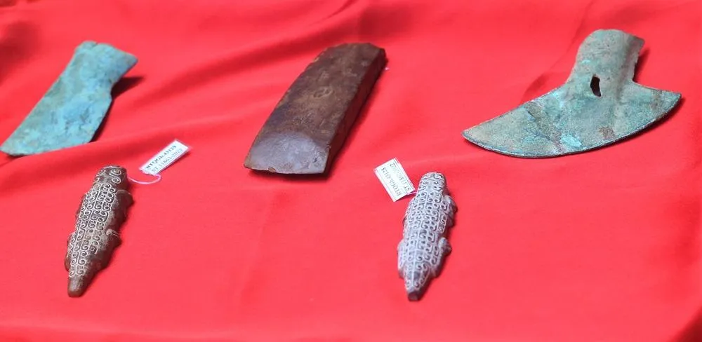 Một số hiện vật được tiếp nhận từ Mỹ, hiện đã được Bảo tàng Lịch sử Quốc gia tiếp nhận, lưu giữ. Một số hiện vật được tiếp nhận từ Mỹ, hiện đã được Bảo tàng Lịch sử Quốc gia tiếp nhận, lưu giữ.