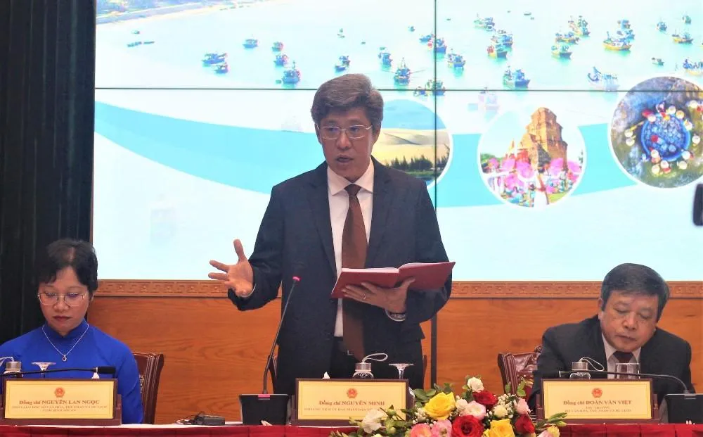 Ông Nguyễn Minh - Phó Chủ tịch UBND tỉnh Bình Thuận phát biểu tại buổi họp báo. Ảnh: VT