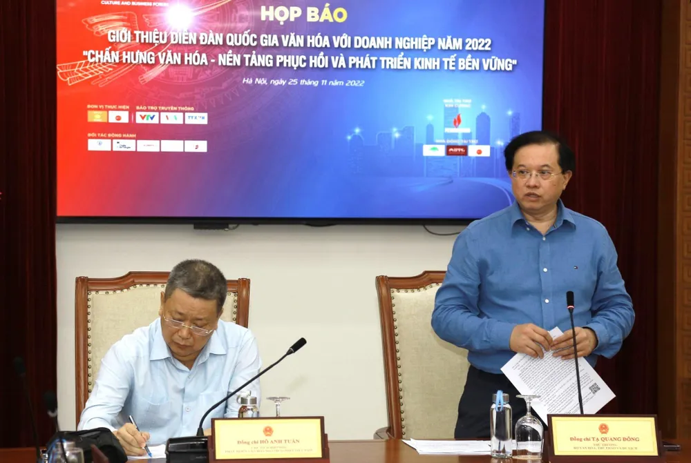 Thứ trưởng Bộ VH-TT&DL Tạ Quang Đông phát biểu tại họp báo. Thứ trưởng Bộ VH-TT&DL Tạ Quang Đông phát biểu tại họp báo.