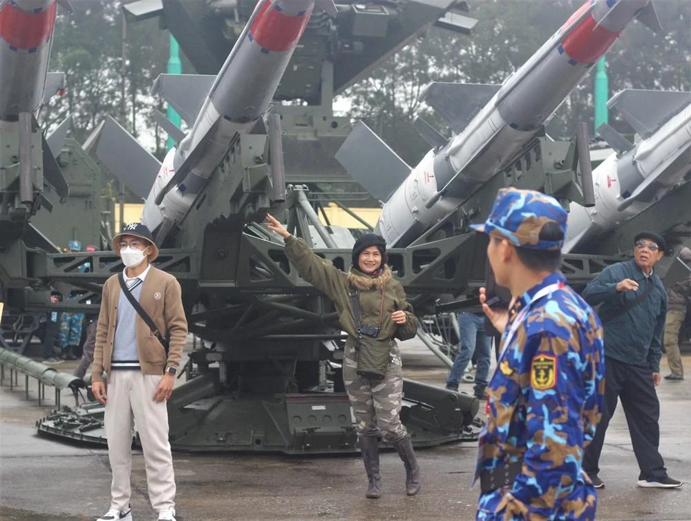 trien-lam-quoc-phong-quoc-te-2022