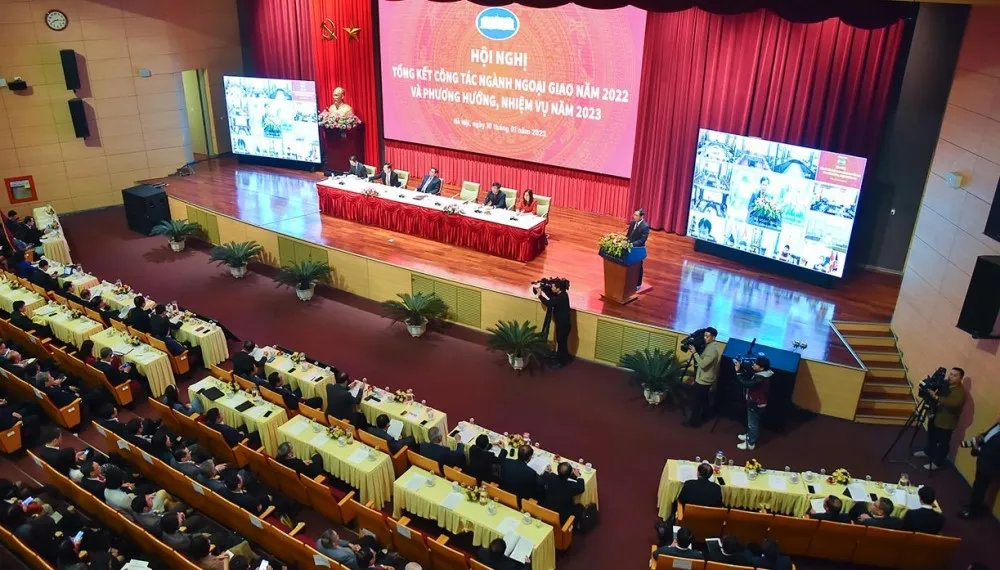 Hội nghị được tổ chức theo hình thức trực tiếp kết hợp trực tuyến tại trụ sở Bộ Ngoại giao với 63 tỉnh, TP trực thuộc Trung ương và 94 cơ quan đại diện Việt Nam ở nước ngoài. Ảnh: TUẤN ANH Hội nghị được tổ chức theo hình thức trực tiếp kết hợp trực tuyến tại trụ sở Bộ Ngoại giao với 63 tỉnh, TP trực thuộc Trung ương và 94 cơ quan đại diện Việt Nam ở nước ngoài. Ảnh: TUẤN ANH