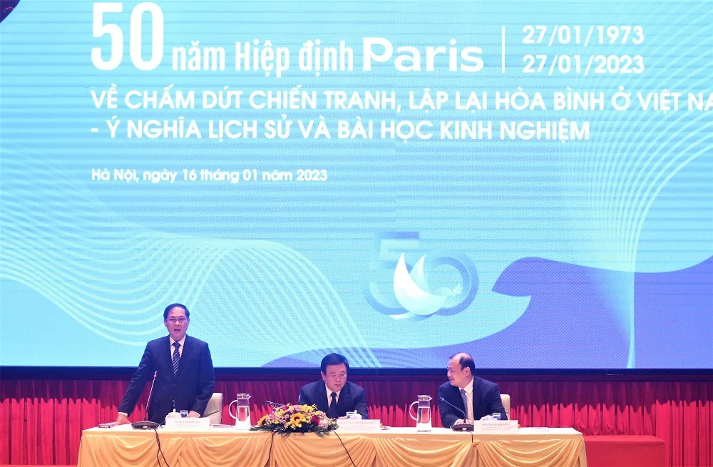 Bộ trưởng Bộ Ngoại giao Bùi Thanh Sơn phát biểu tại hội thảo. Ảnh: VT