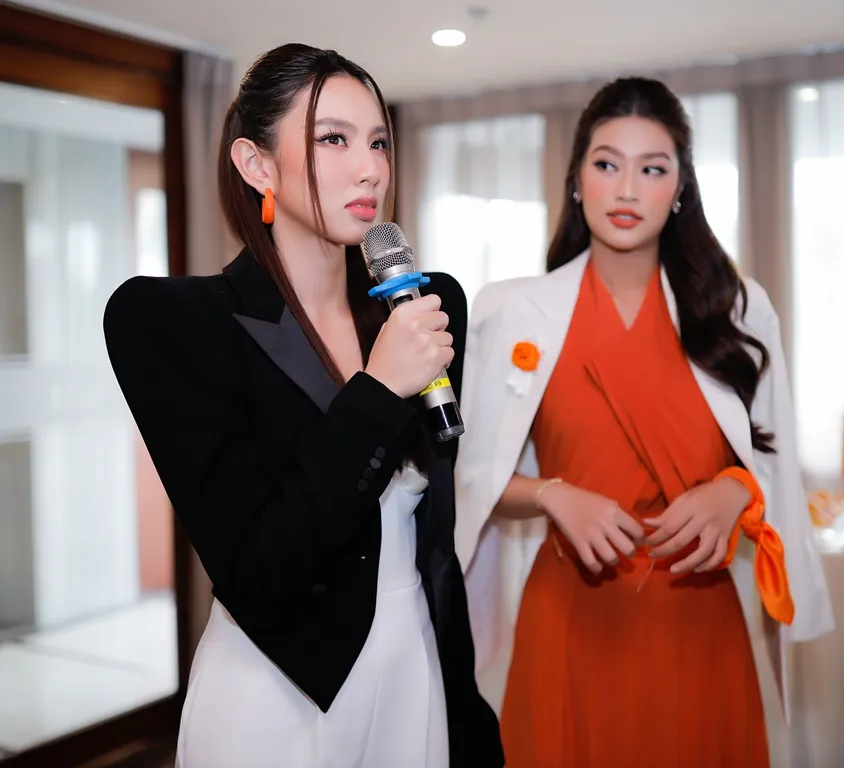 Hoa hậu Thùy Tiên chia sẻ tại sự kiện. Ảnh: VT