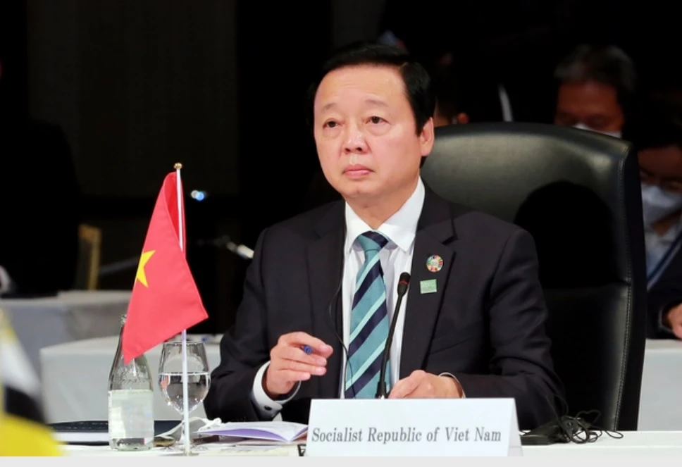 Phó Thủ tướng Trần Hồng Hà nhấn mạnh lộ trình thực hiện các mục tiêu về biến đổi khí hậu hết sức chông gai, đòi hỏi sự trí tuệ, tinh thần hợp tác và tình đoàn kết cao - Ảnh: VGP