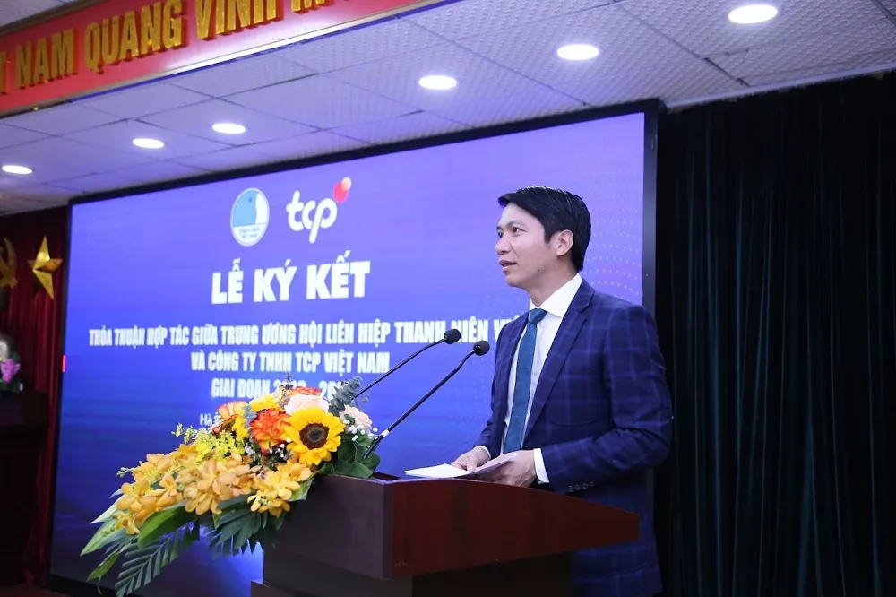 Anh Nguyễn Ngọc Lương, Bí thư Trung ương Đoàn, Chủ tịch Trung ương Hội LHTN Việt Nam. Anh Nguyễn Ngọc Lương, Bí thư Trung ương Đoàn, Chủ tịch Trung ương Hội LHTN Việt Nam.