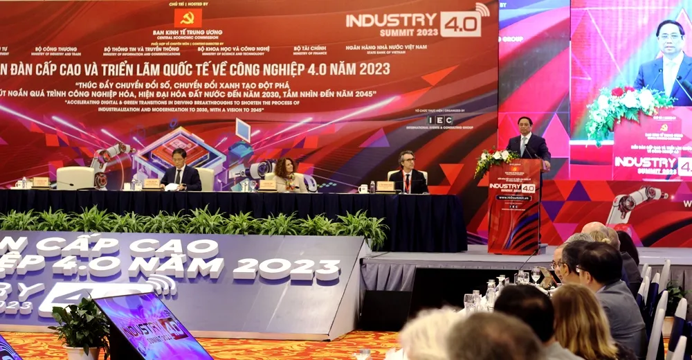 Thủ tướng khẳng định: Sức mạnh của nhân dân bắt nguồn từ sức mạnh của lòng dân. Ảnh: VT.